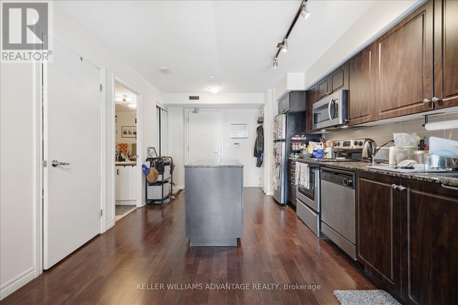 #1170 209 FORT YORK BOULEVARD - 4