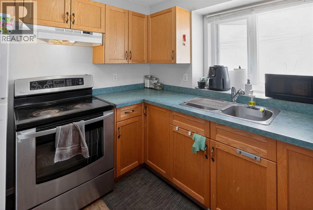 9214 94A Avenue - 7