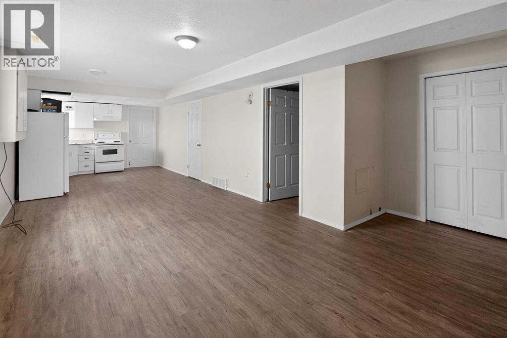 9214 94A Avenue - 23