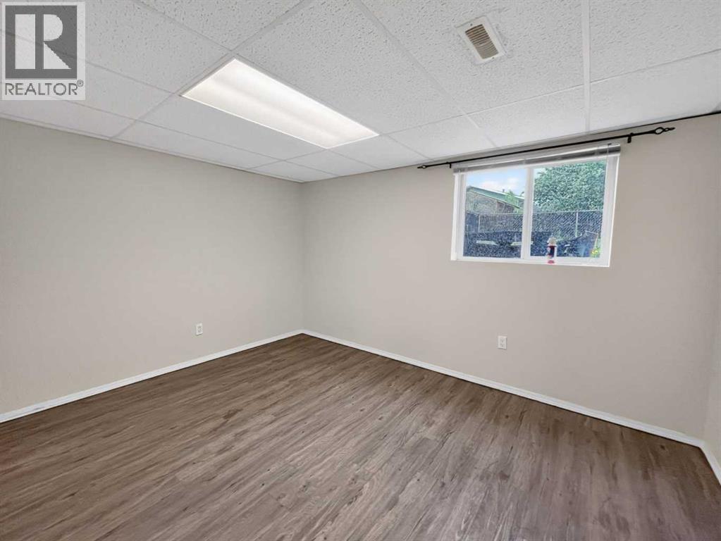 9214 94A Avenue - 27