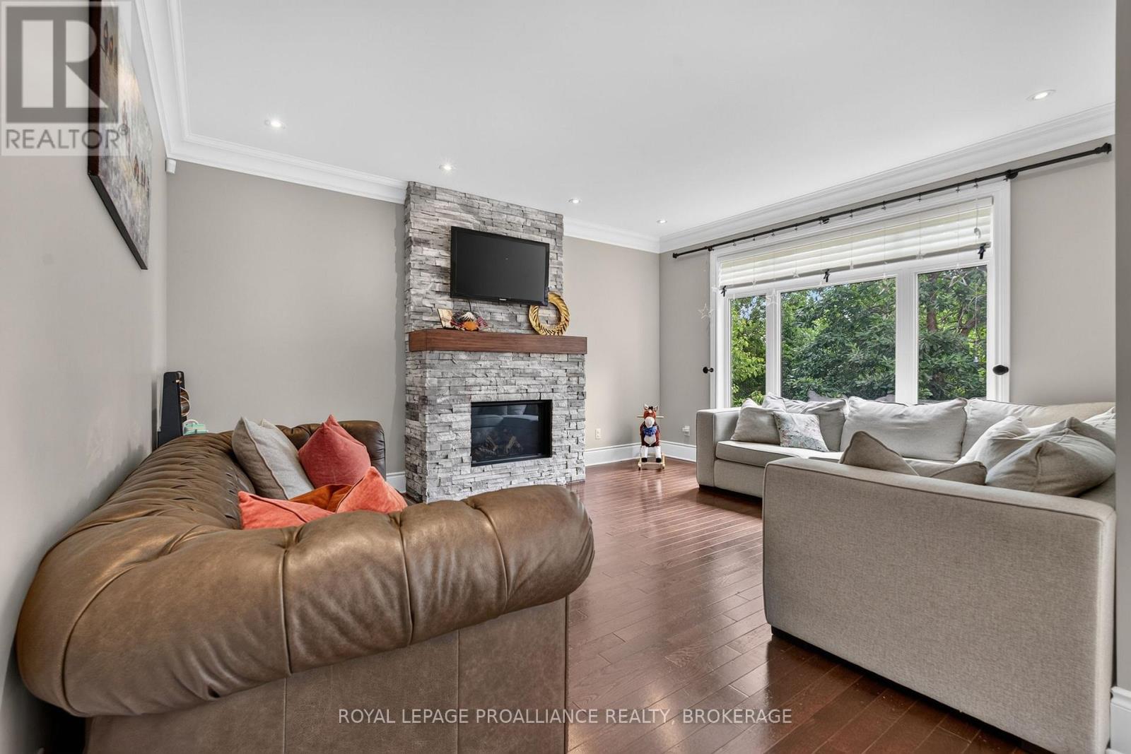 589 FIELDSTONE DRIVE - Image 15