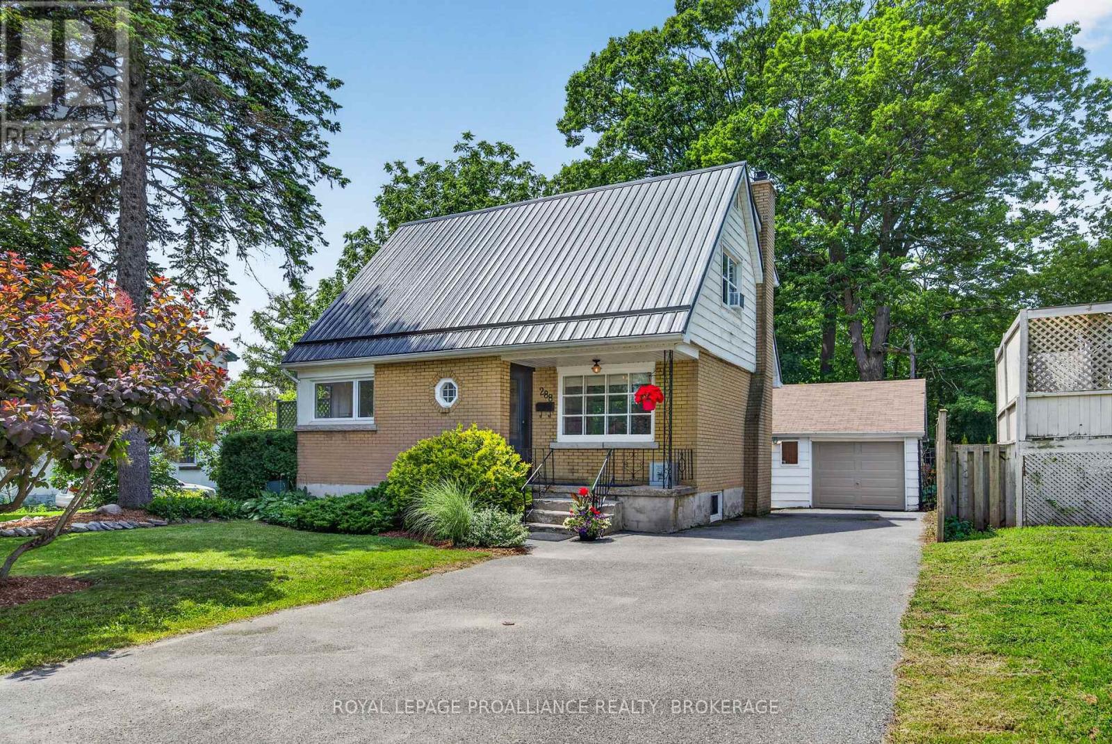288 YONGE STREET - 1