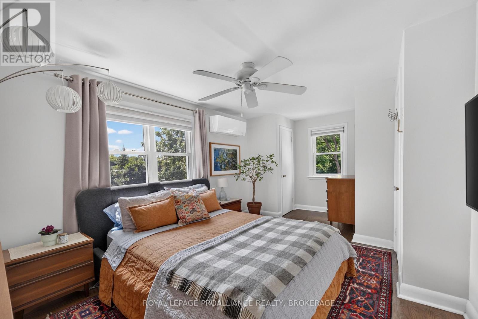 288 YONGE STREET - 16
