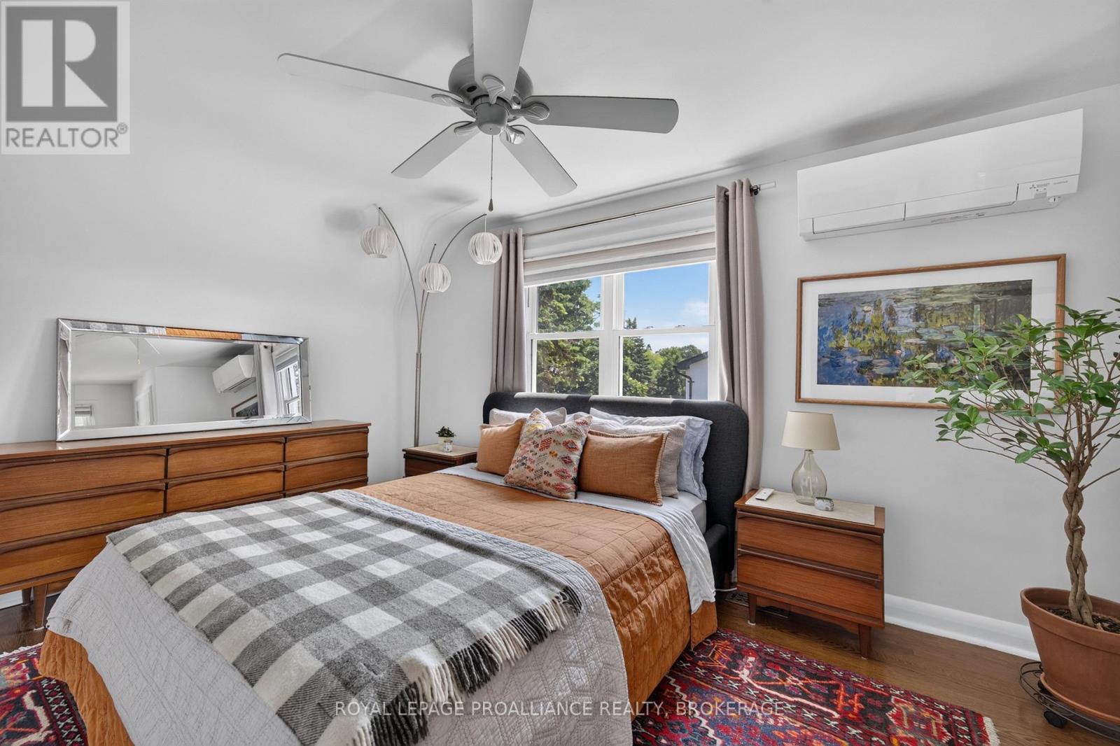 288 YONGE STREET - 17