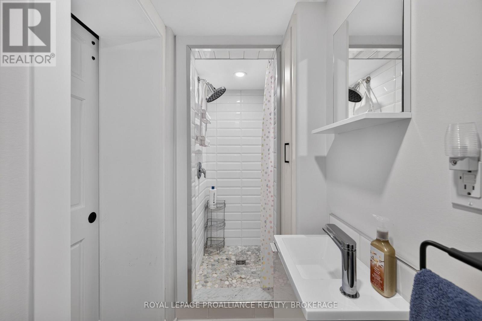 288 YONGE STREET - 30