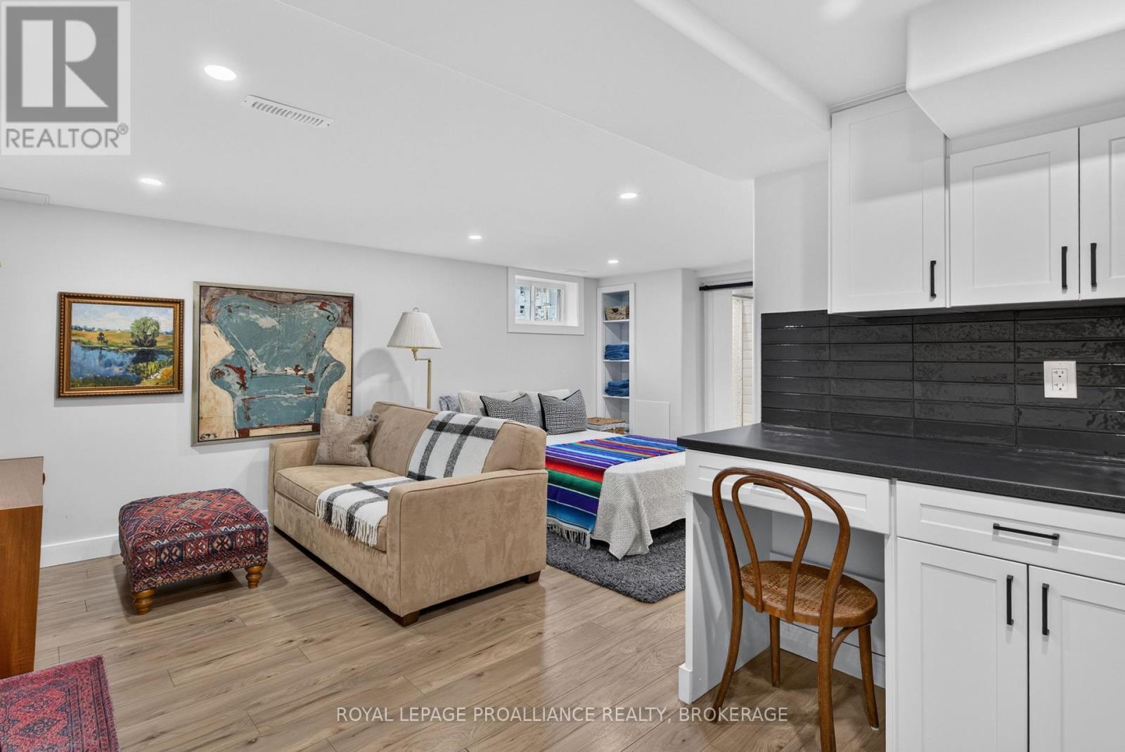 288 YONGE STREET - 33