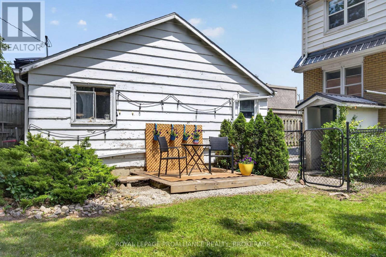 288 YONGE STREET - 38
