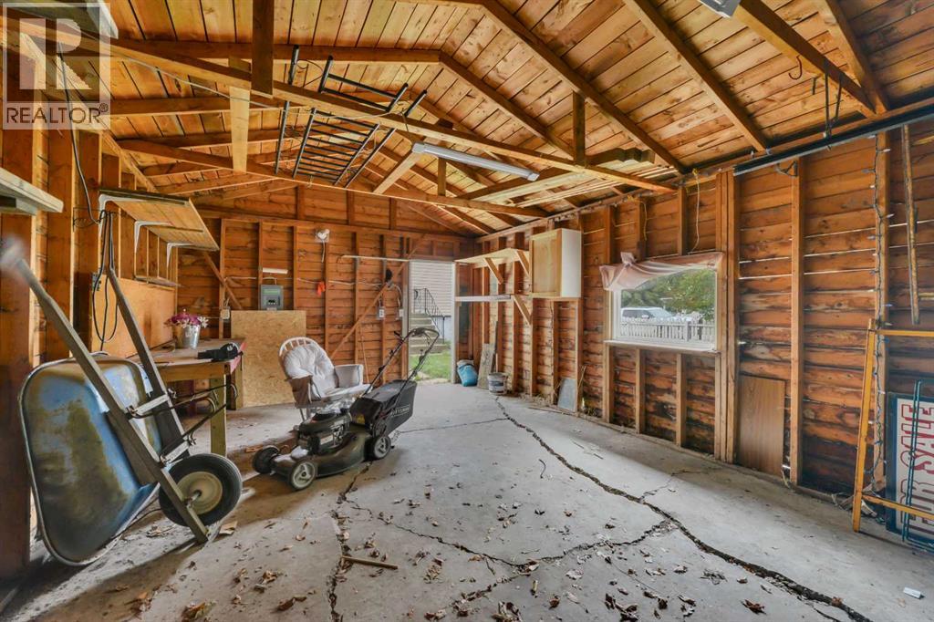 4030 51A Street - 27