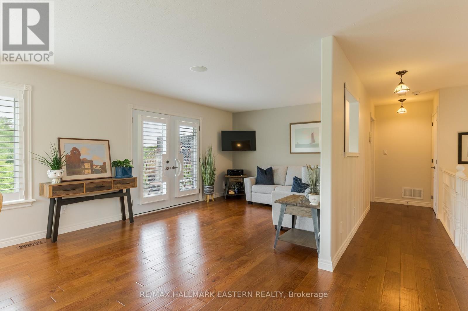 #35 301 CARNEGIE AVENUE - 11