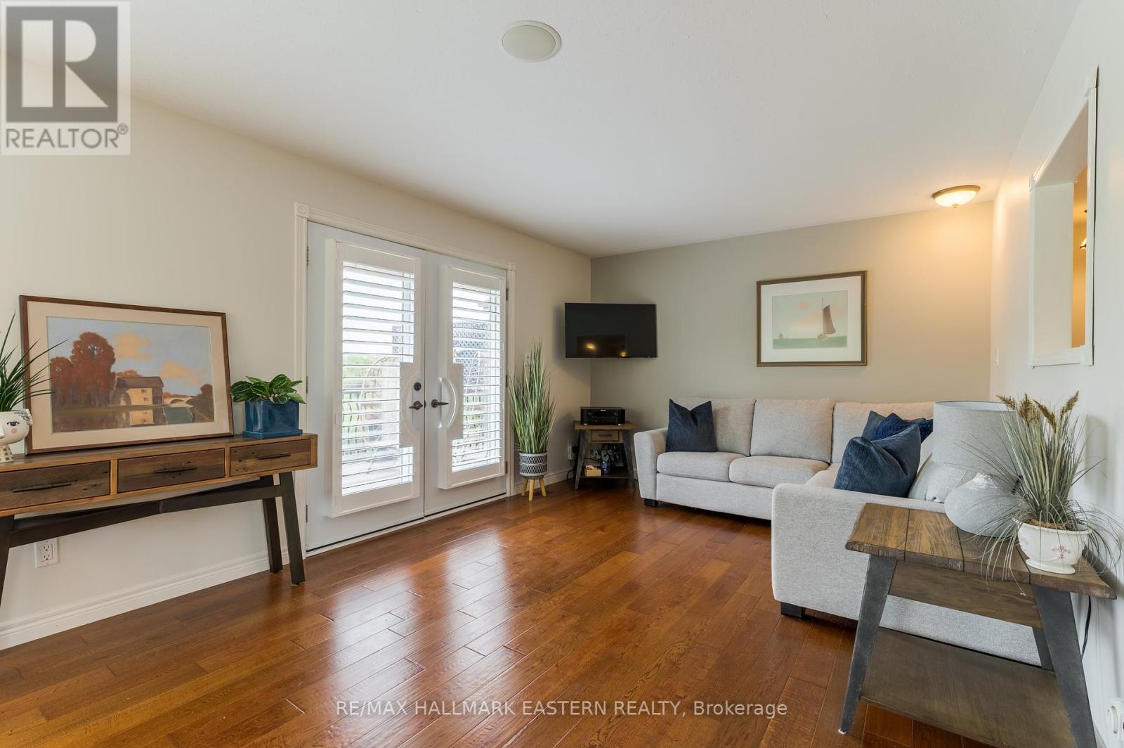 #35 301 CARNEGIE AVENUE - 14