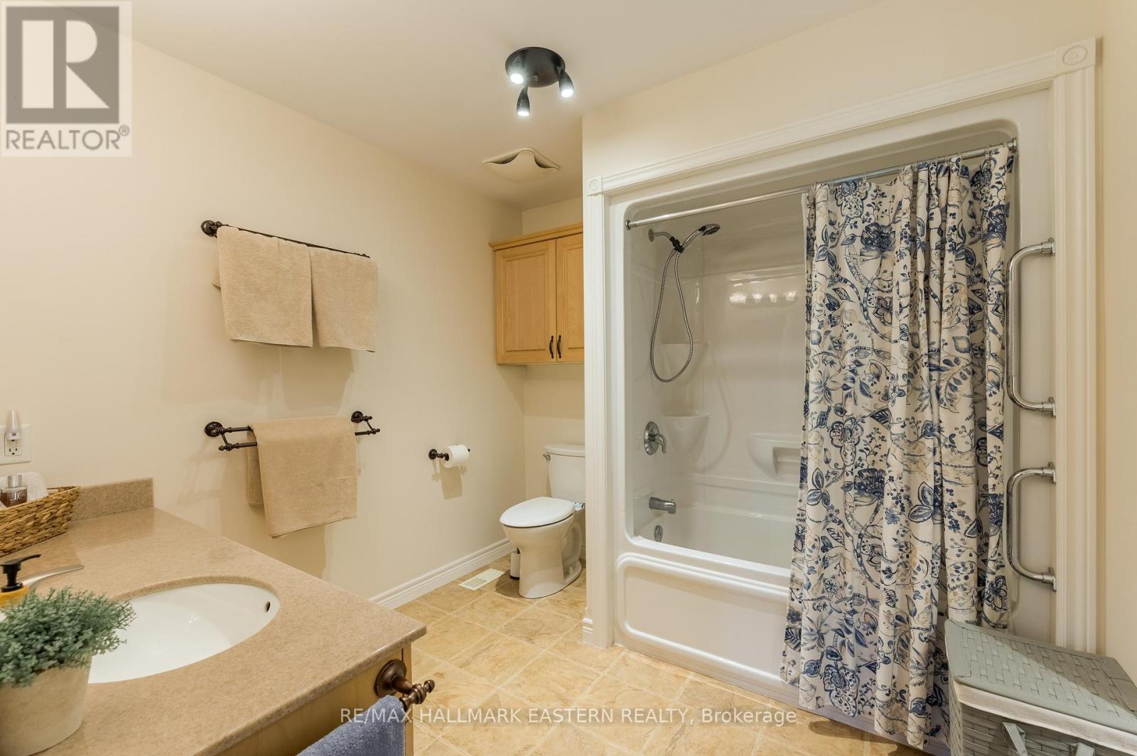 #35 301 CARNEGIE AVENUE - 18