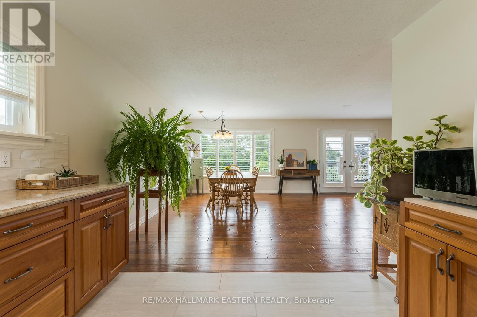 #35 301 CARNEGIE AVENUE - 6