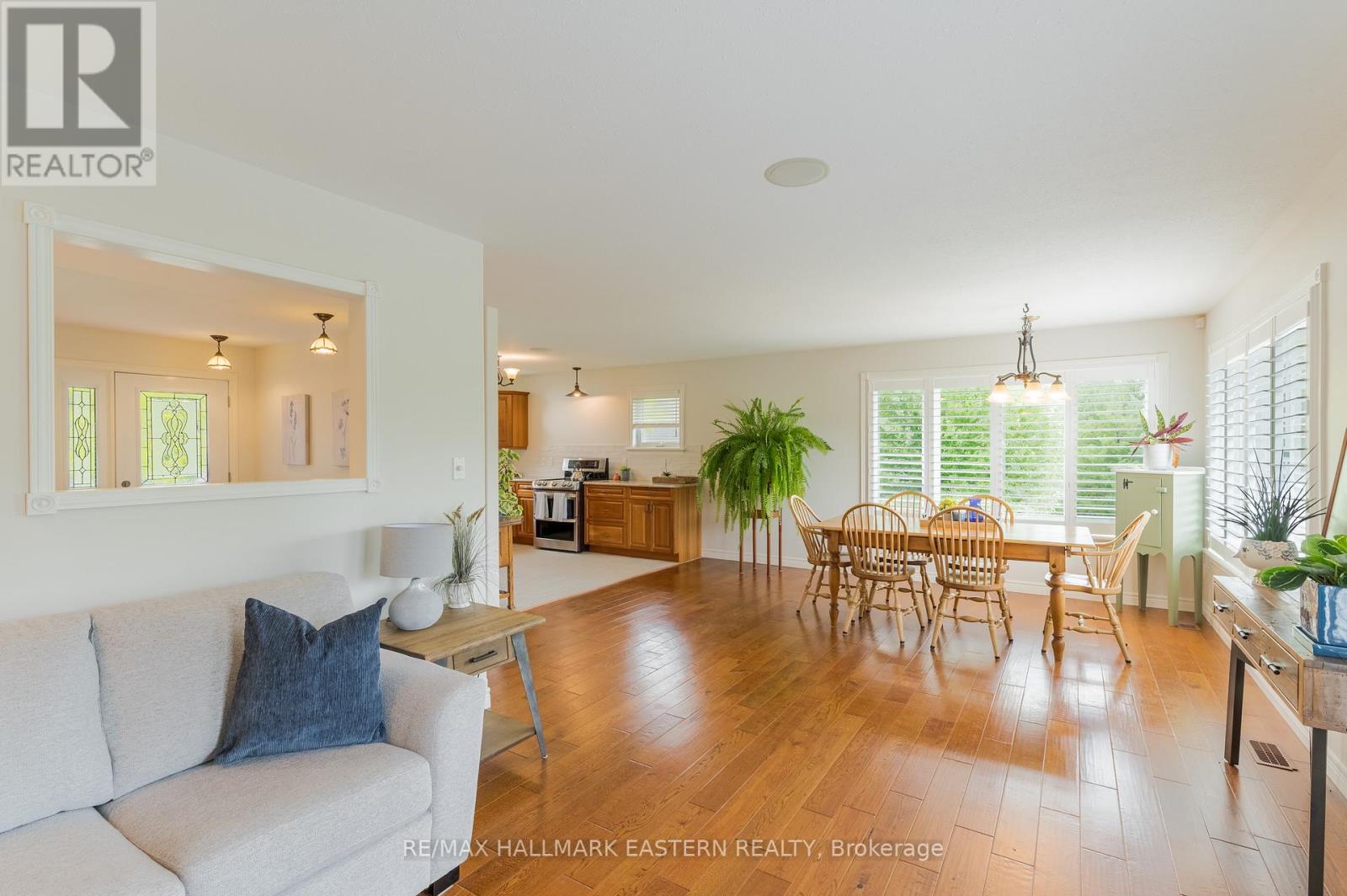 #35 301 CARNEGIE AVENUE - 8