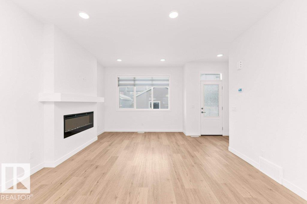 1529 Plum CI SW - 18
