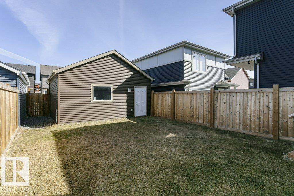 1529 Plum CI SW - 48