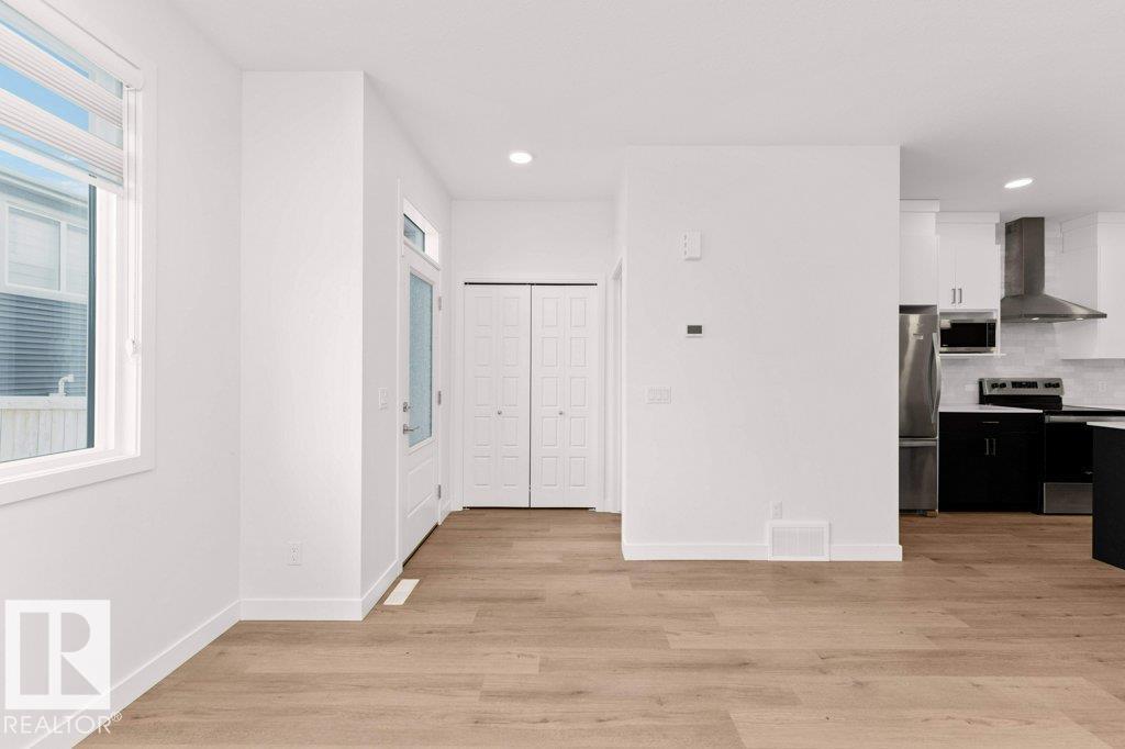 1529 Plum CI SW - 23