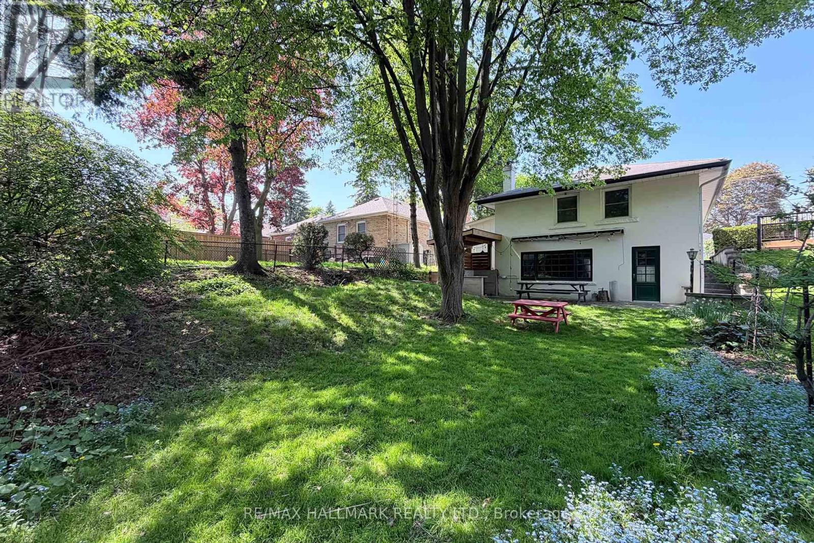 33 STAG HILL DRIVE - 21