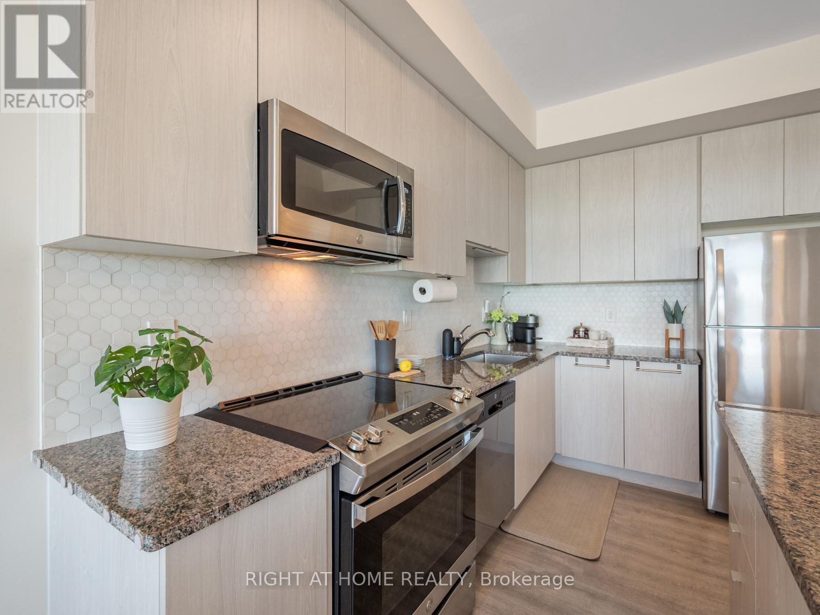 #403 2550 CASTLEGATE CROSSING - Image 12