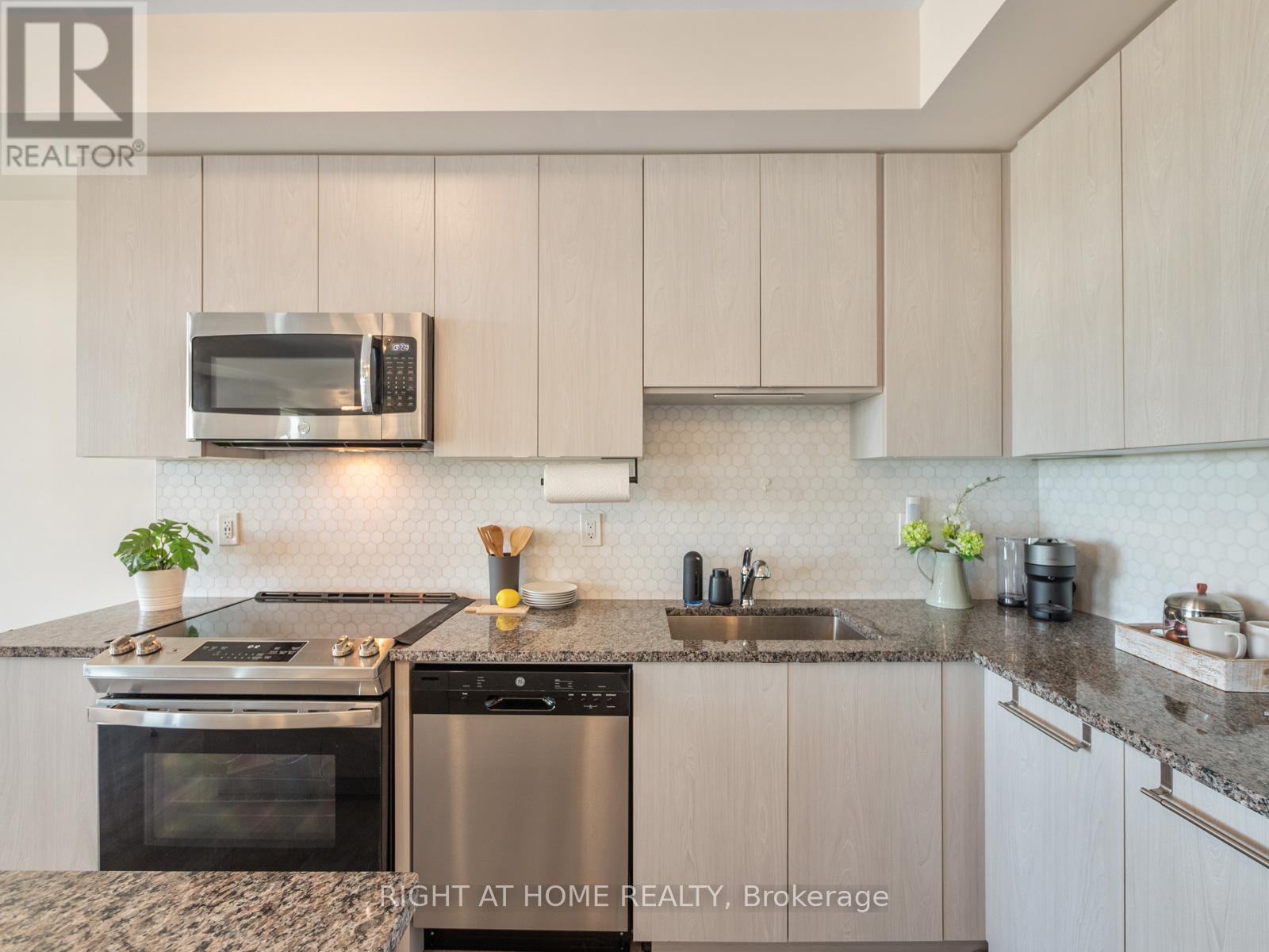 #403 2550 CASTLEGATE CROSSING - 7