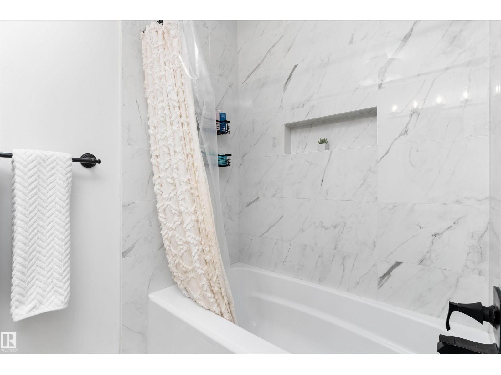 15252 81 ST NW - 18