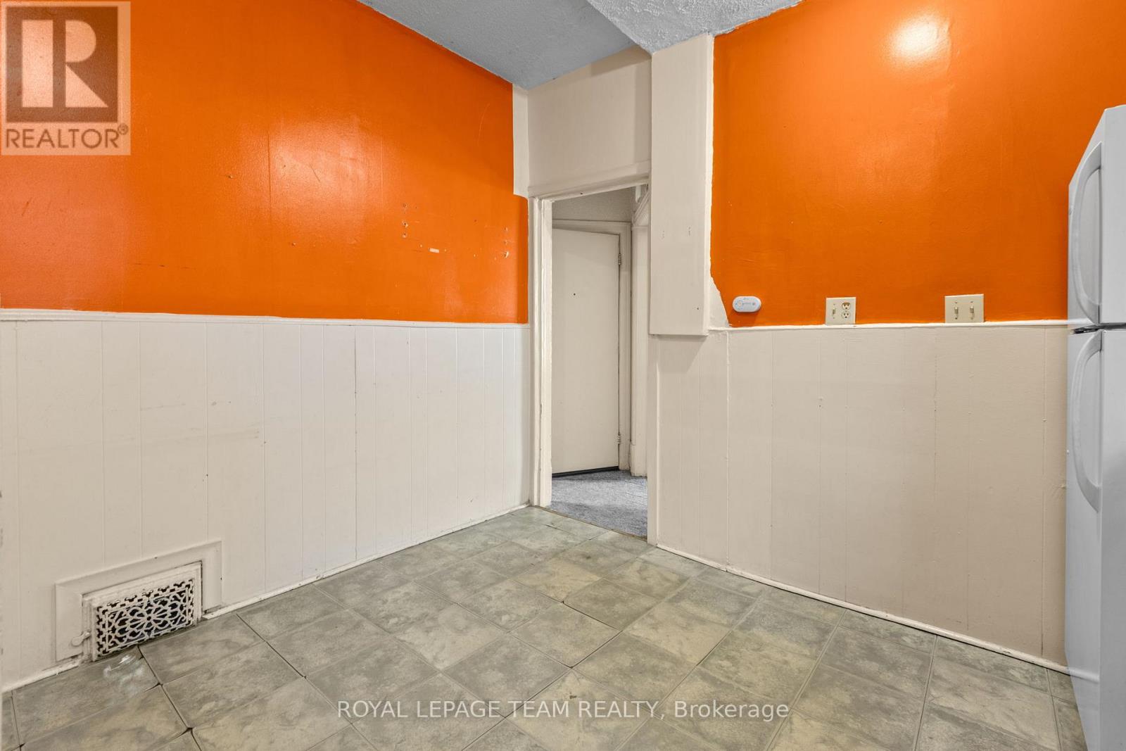 498 GLADSTONE AVENUE - 12