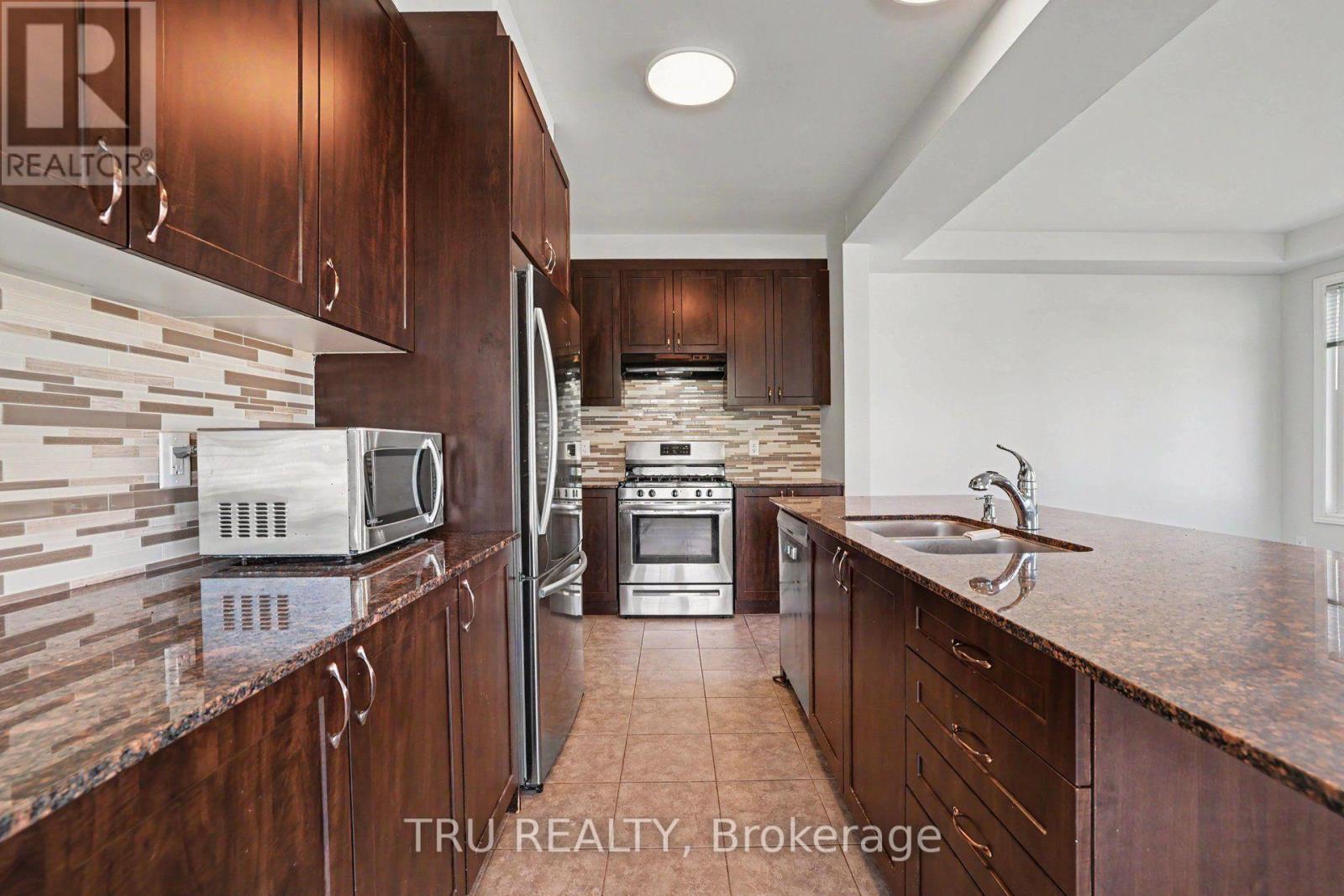 425 APHELION CRESCENT - 11