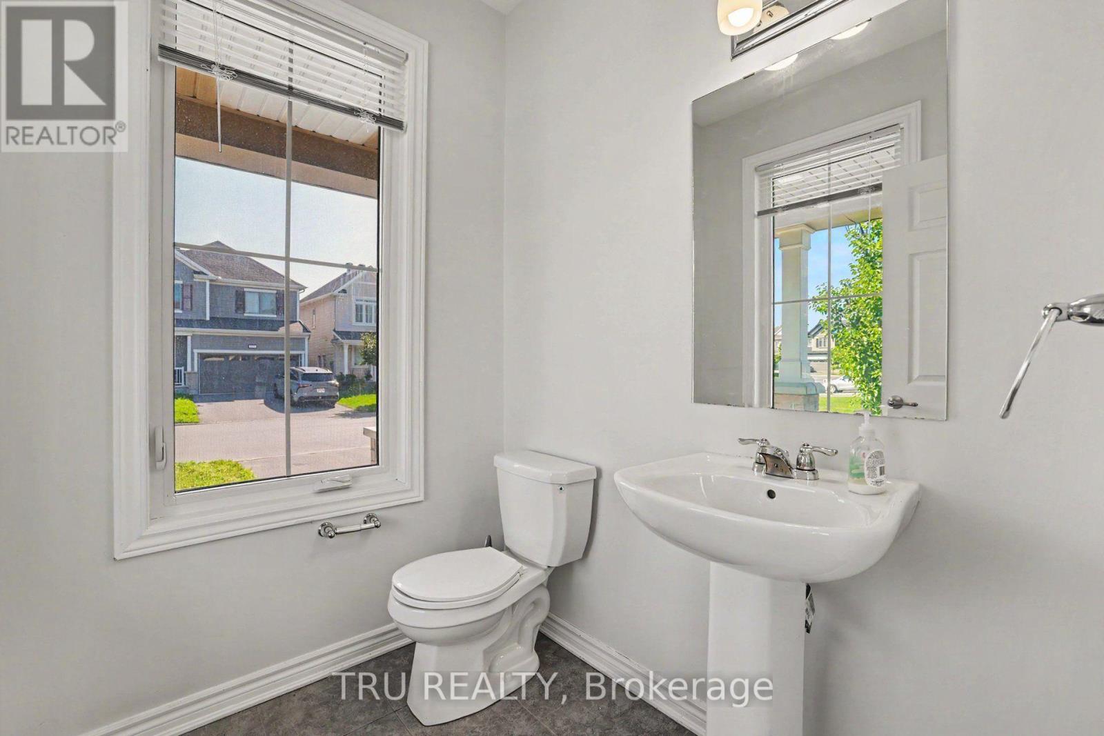 425 APHELION CRESCENT - 6