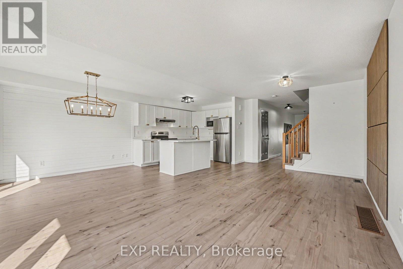 218 ROLLING MEADOW CRESCENT, Ottawa. Luxury613. By Peter Sagos - Image 6