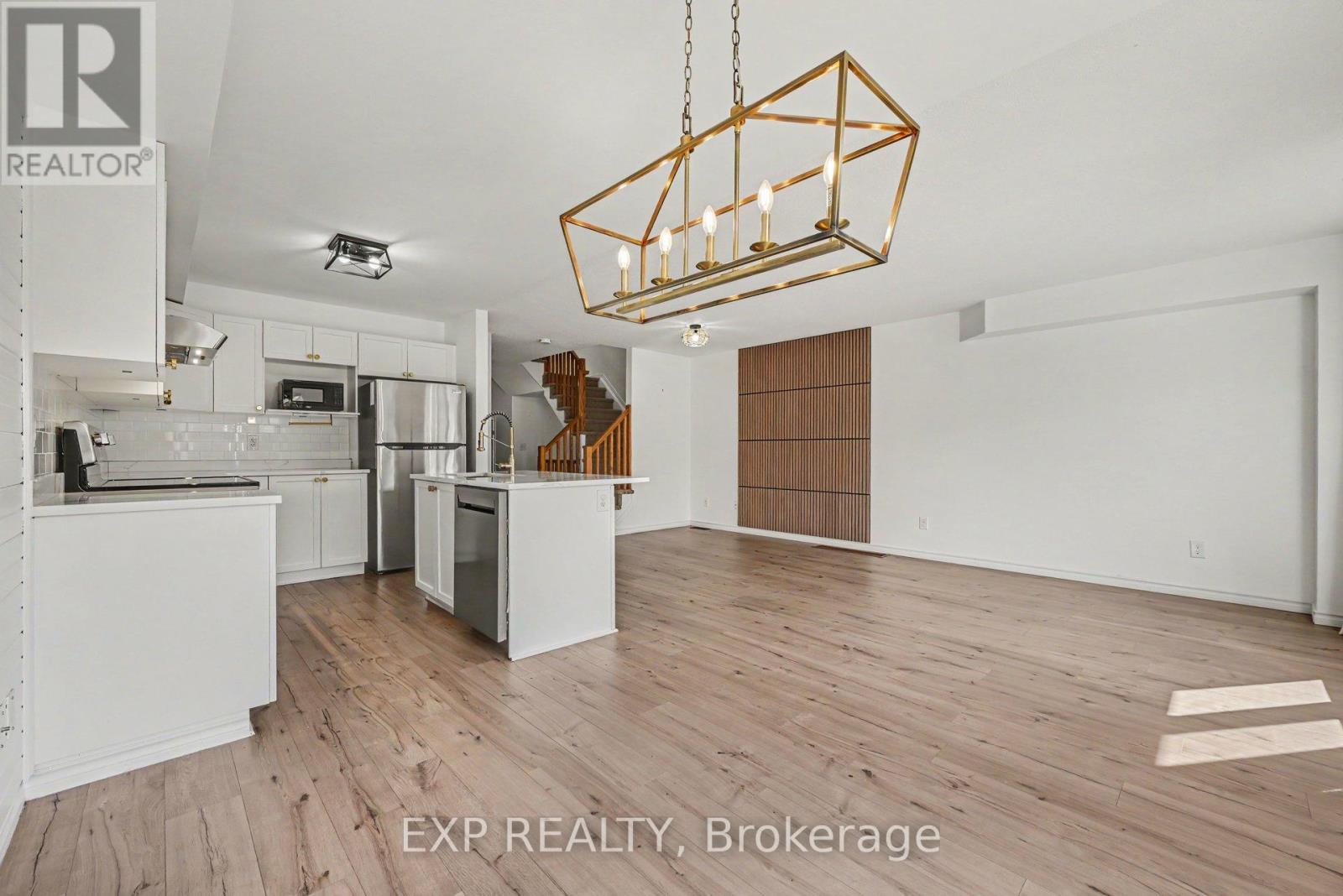 218 ROLLING MEADOW CRESCENT, Ottawa. Luxury613. By Peter Sagos - Image 7