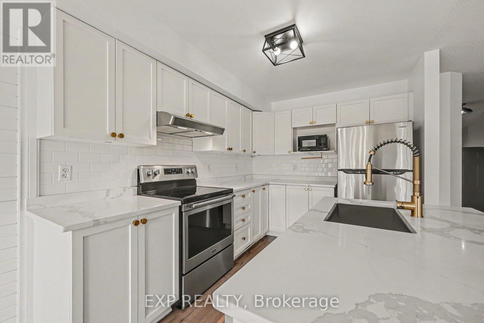 218 ROLLING MEADOW CRESCENT, Ottawa. Luxury613. By Peter Sagos - Image 9