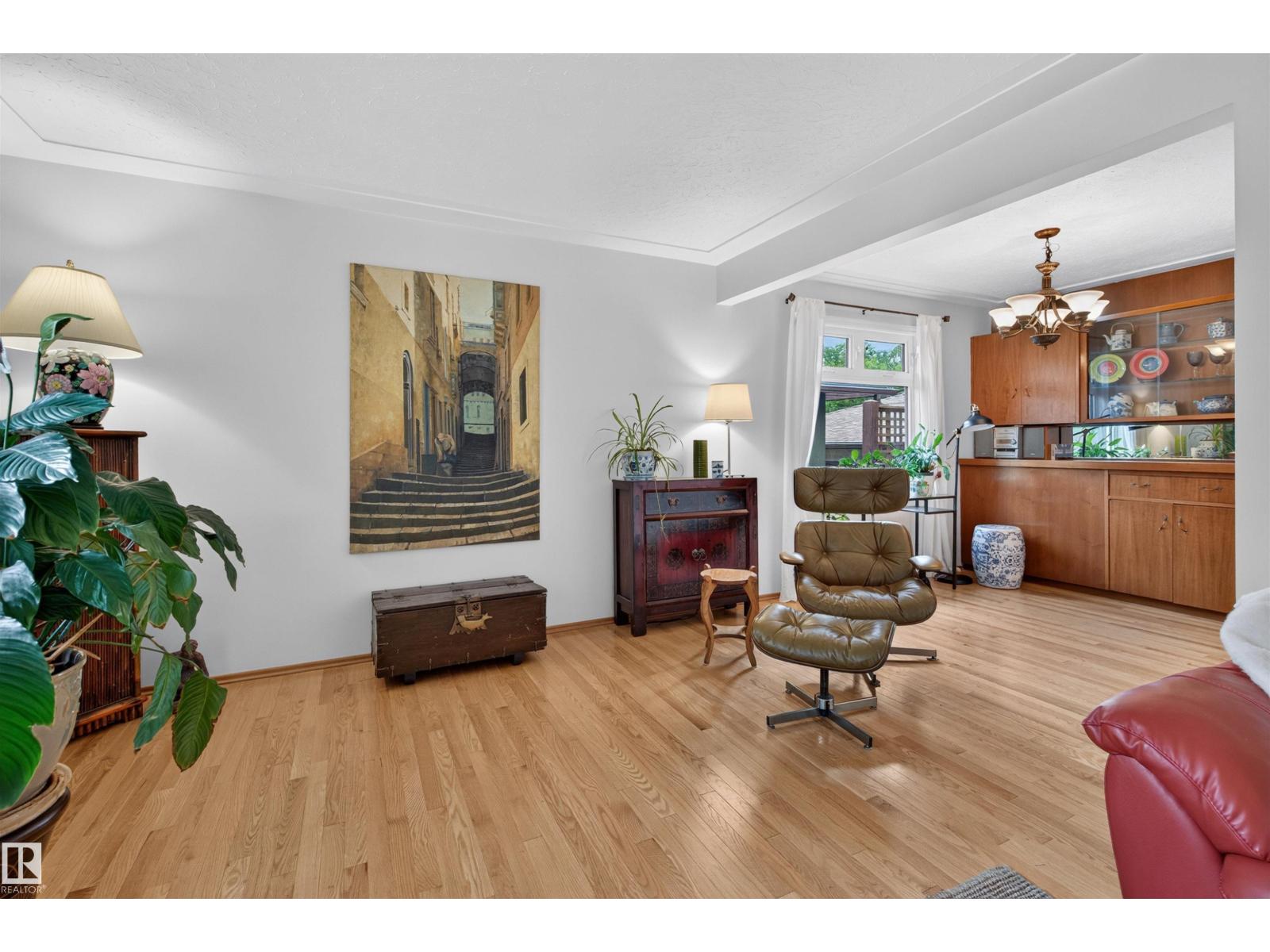 5832 114A ST NW - 10