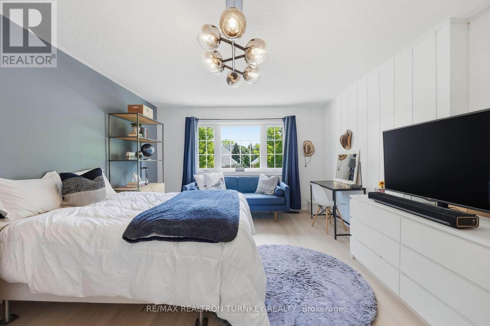 818 EXCELLER CIRCLE - 21