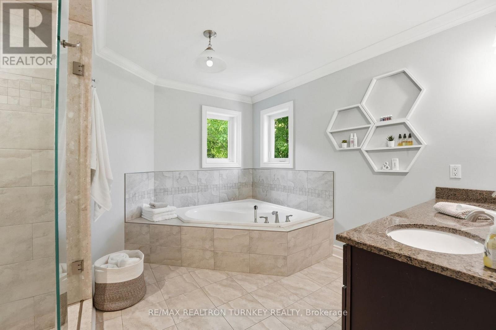 818 EXCELLER CIRCLE - 27