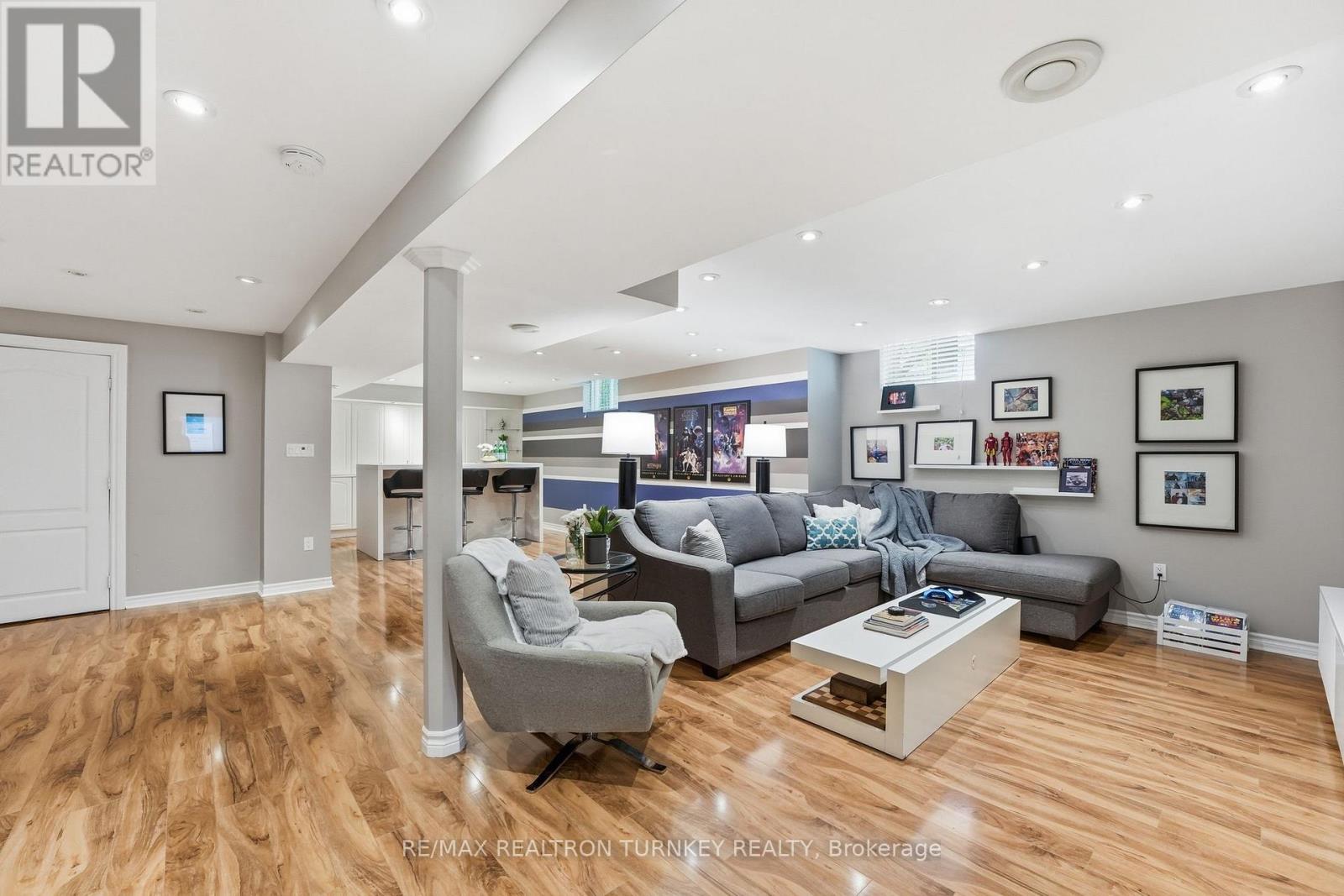 818 EXCELLER CIRCLE - 33
