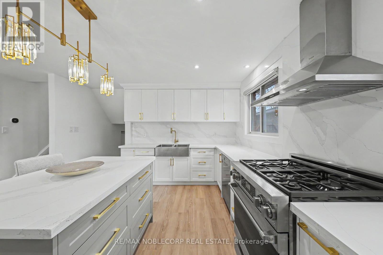 24 MAPLE AVENUE W - 16