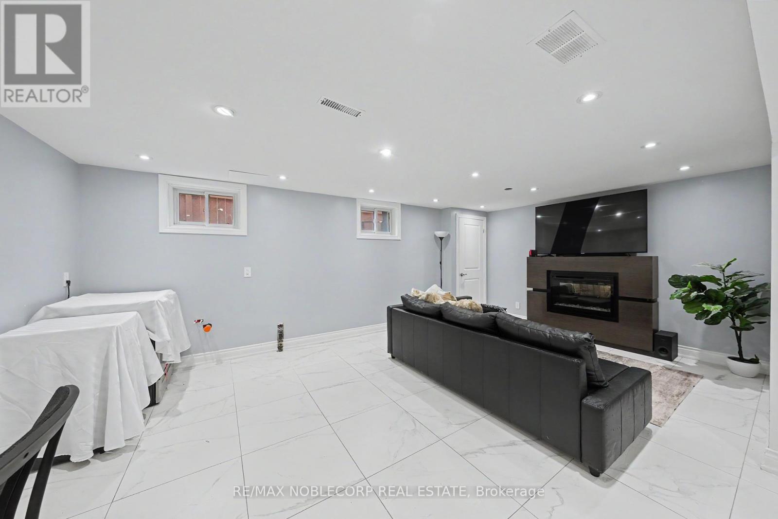 24 MAPLE AVENUE W - 26
