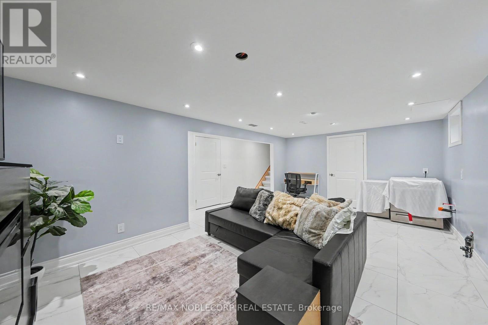 24 MAPLE AVENUE W - 28
