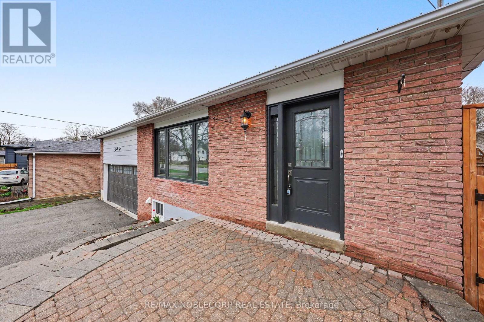 24 MAPLE AVENUE W - 9