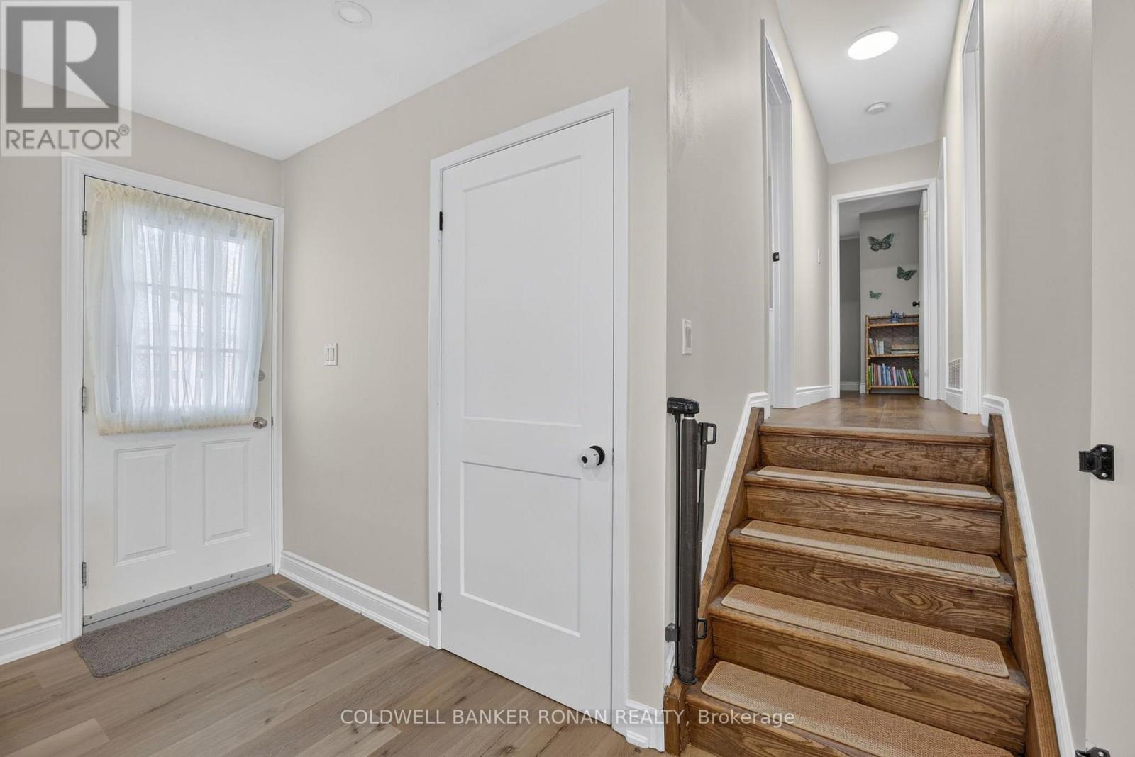 281 TUPPER BOULEVARD - Image 19