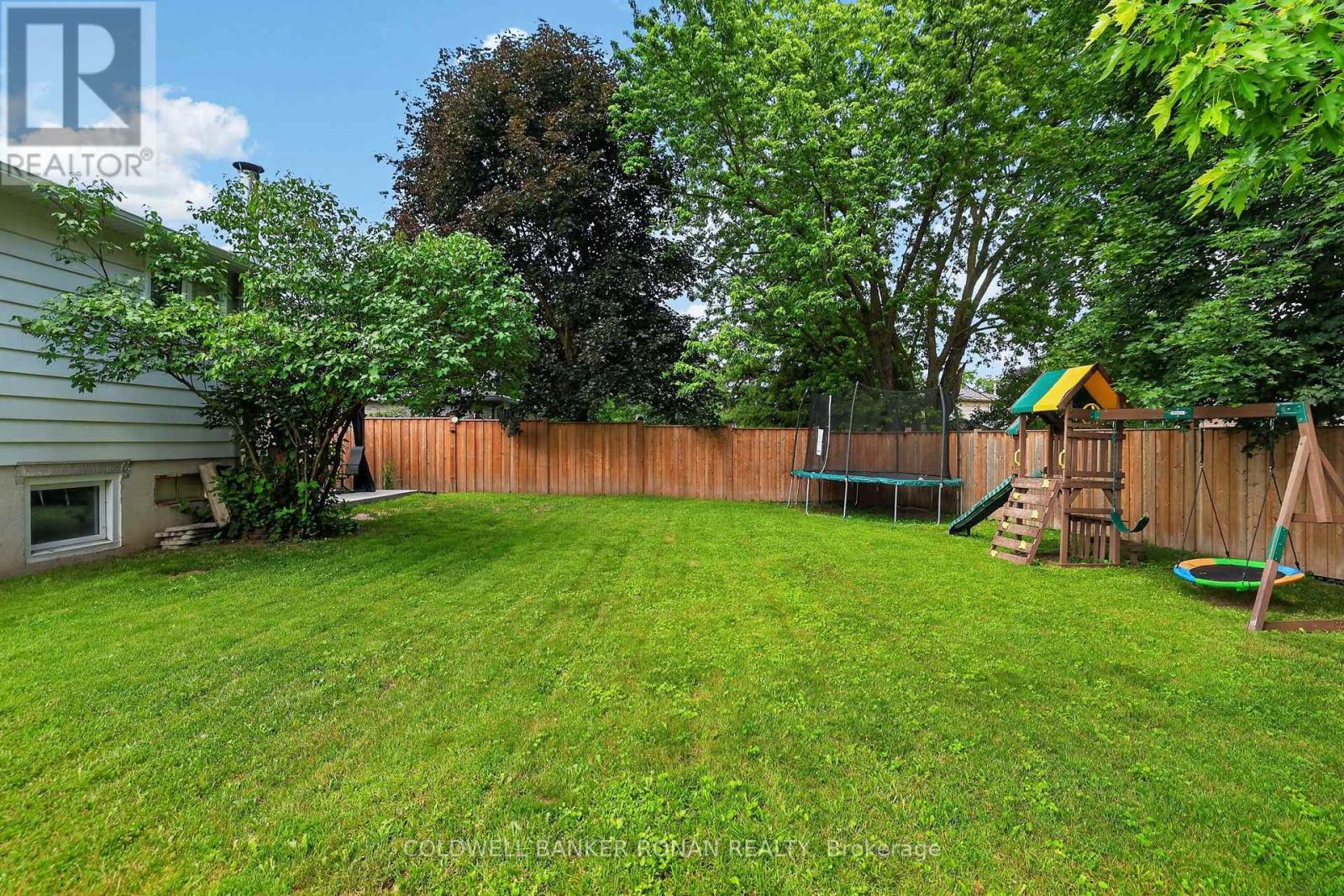 281 TUPPER BOULEVARD - Image 40