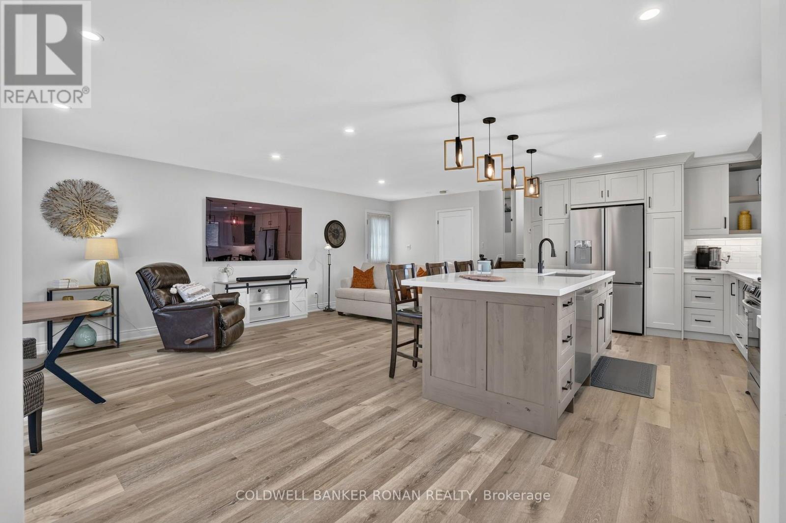281 TUPPER BOULEVARD - Image 6