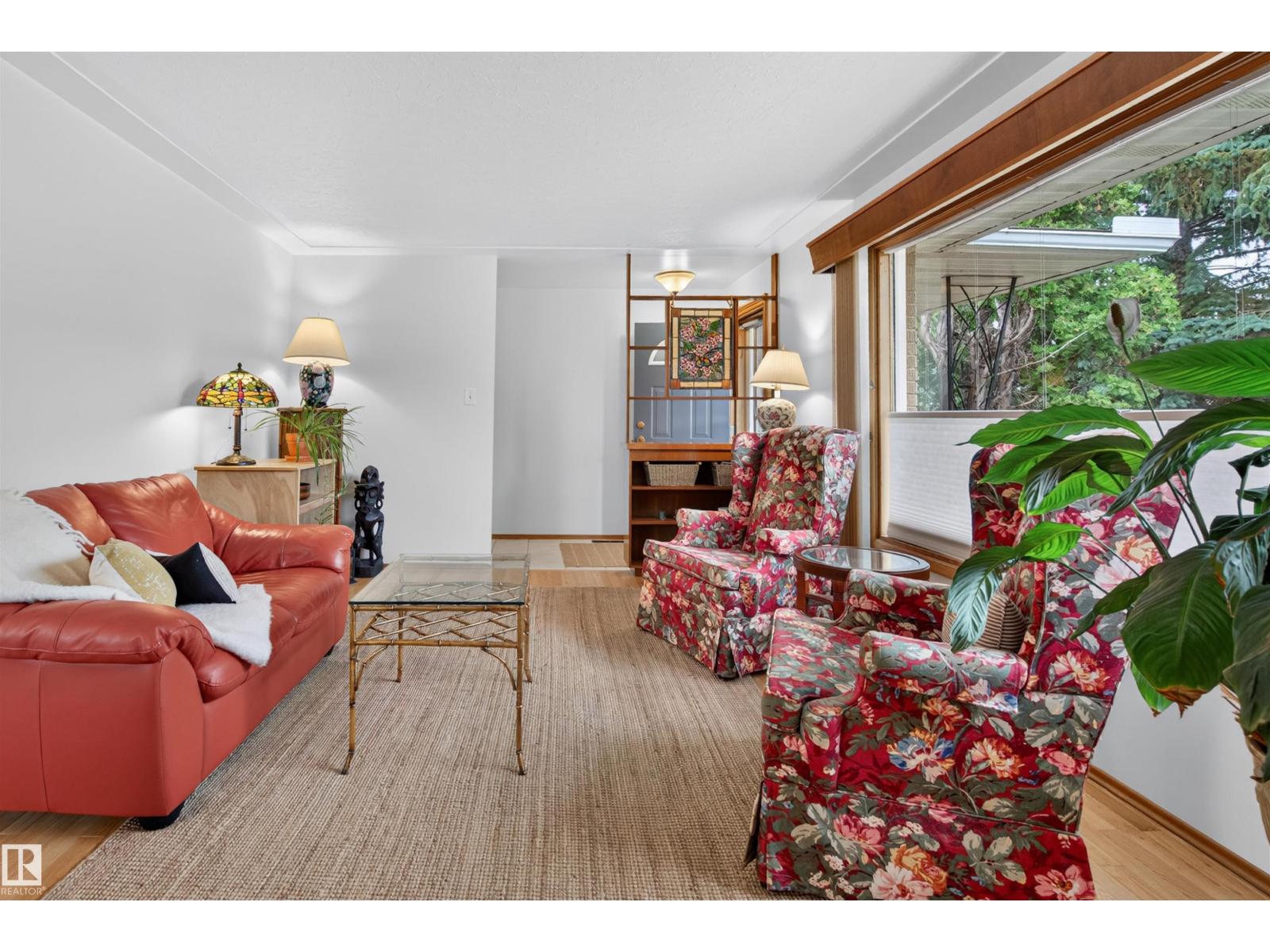5832 114A ST NW - 8