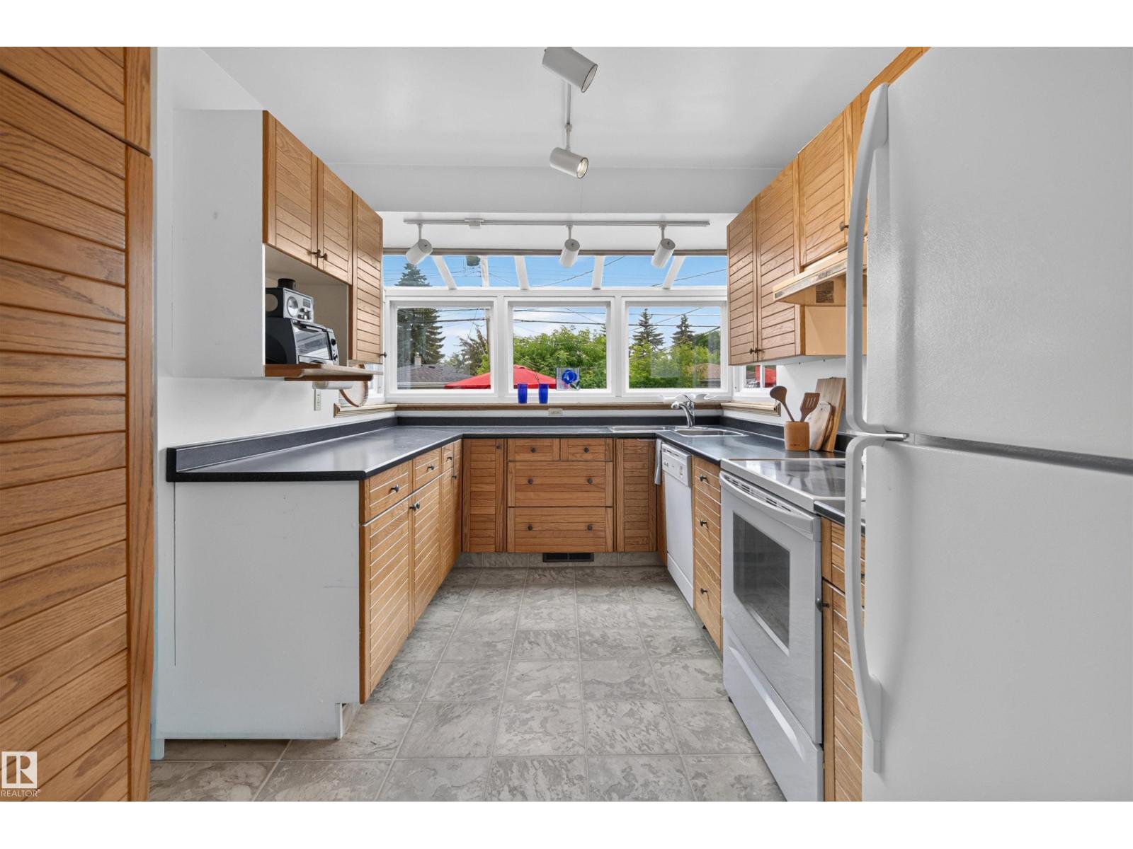 5832 114A ST NW - 13