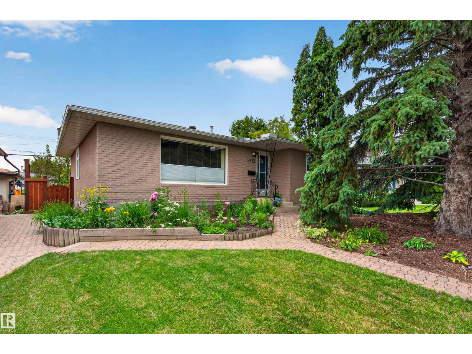 5832 114A ST NW - 1