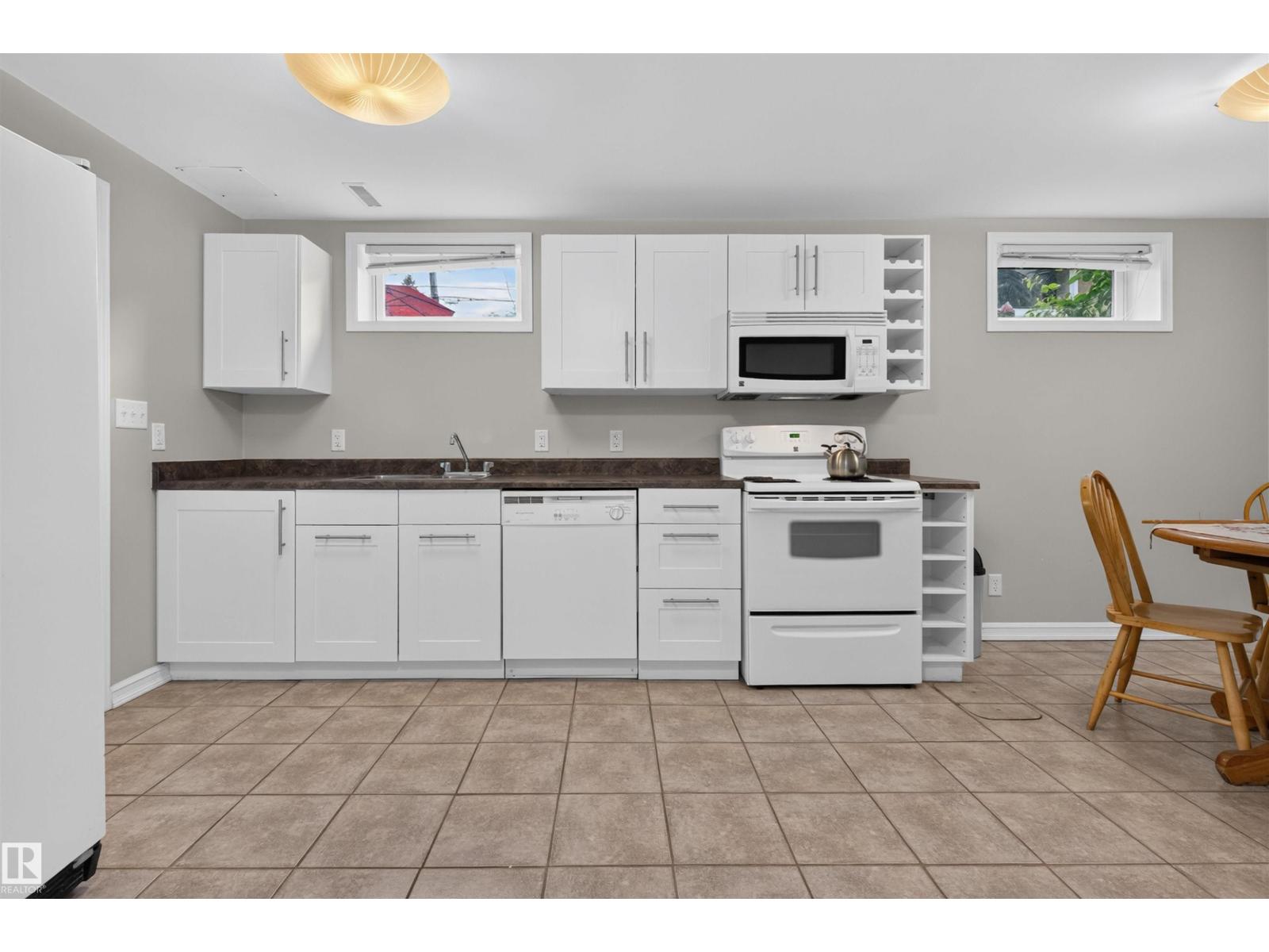 5832 114A ST NW - 44