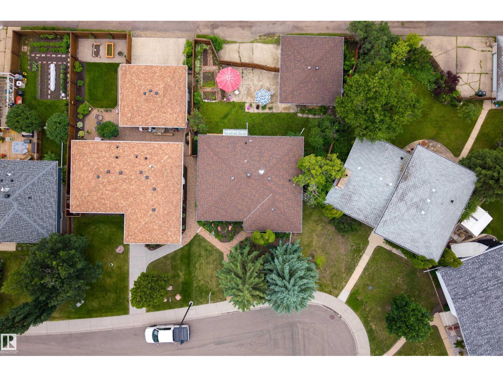 5832 114A ST NW - 63