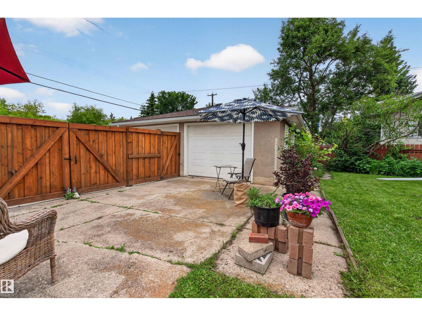 5832 114A ST NW - 58