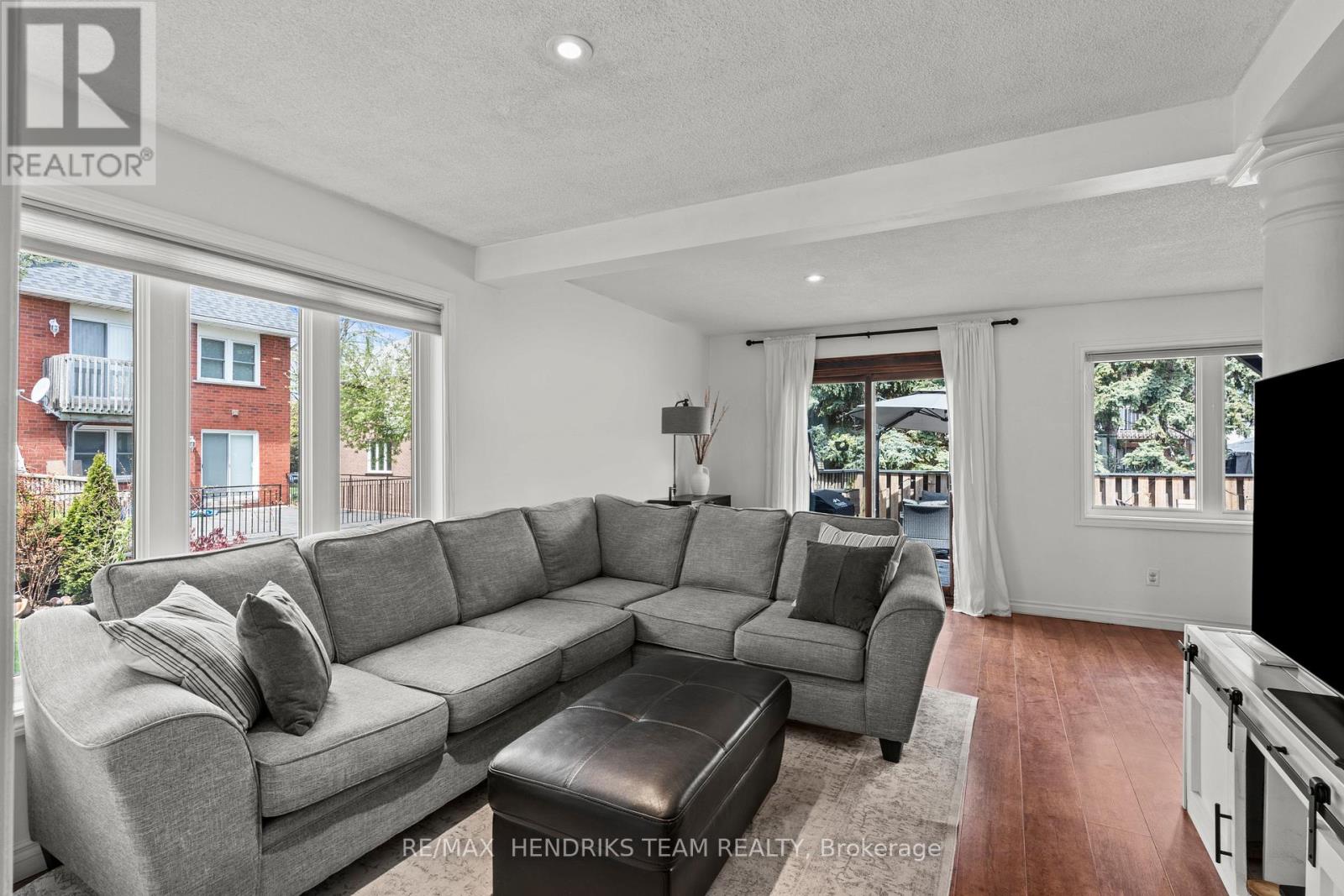 5 HARBOUR DRIVE - 11