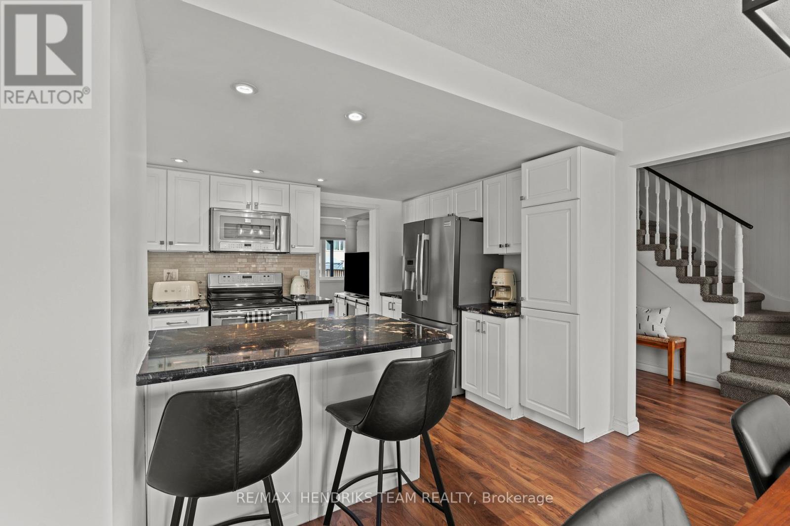 5 HARBOUR DRIVE - 14