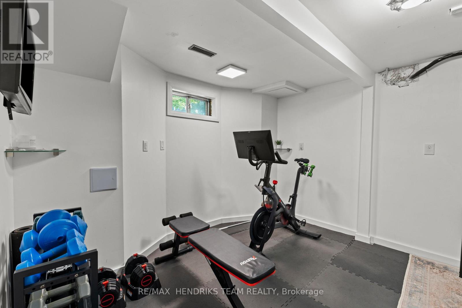 5 HARBOUR DRIVE - 31